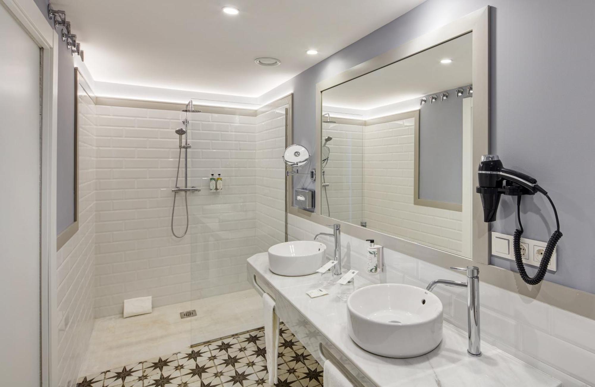 Sercotel Granada Suites Екстер'єр фото