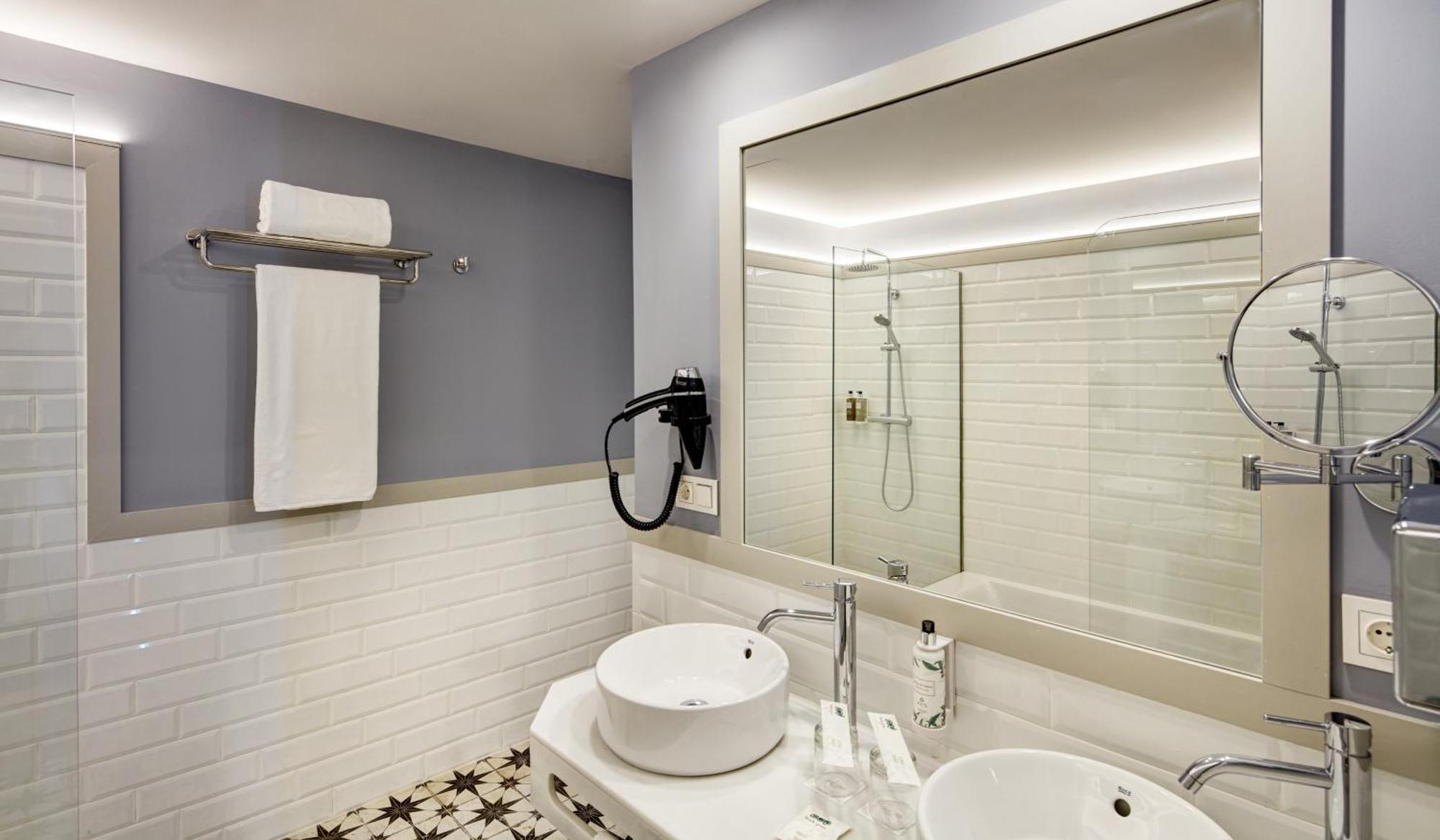 Sercotel Granada Suites Екстер'єр фото